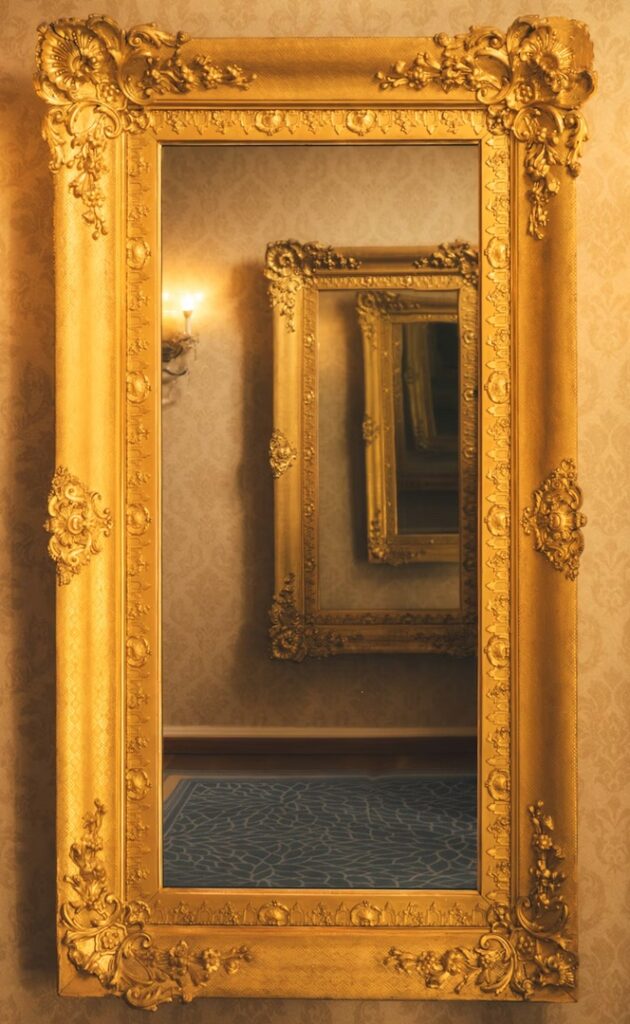 Ik voel me alleen en eenzaam 1 EmotieGids Alleen en eenzaam: wat heeft het nieuws daarmee te maken? EmotieGids.nl
https://unsplash.com/s/photos/mirrors